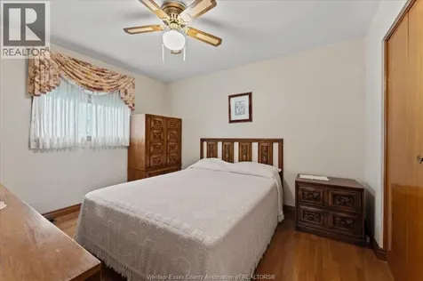 1663 Elsmere Windsor ON N8X 4H5