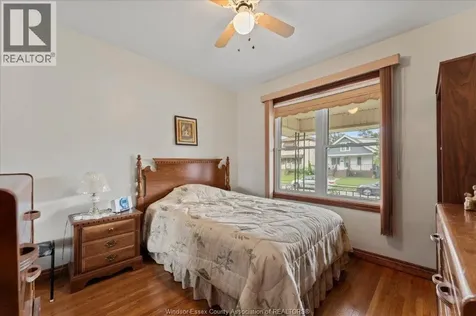 1663 Elsmere Windsor ON N8X 4H5