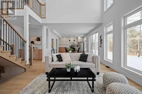 43 St Claire Avenue Ottawa ON K2G 2A1