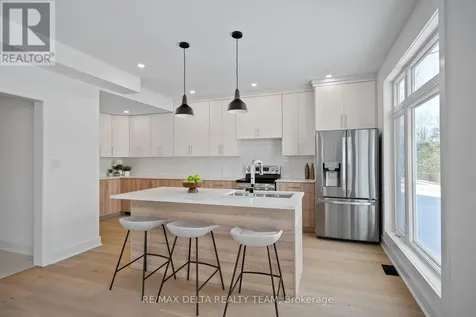 43 St Claire Avenue Ottawa ON K2G 2A1