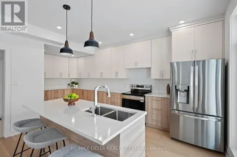 43 St Claire Avenue Ottawa ON K2G 2A1