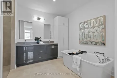 43 St Claire Avenue Ottawa ON K2G 2A1