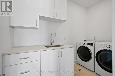 43 St Claire Avenue Ottawa ON K2G 2A1