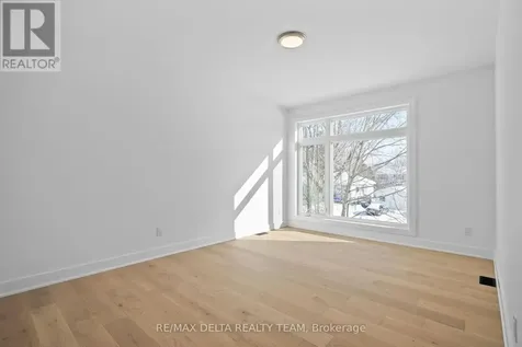 43 St Claire Avenue Ottawa ON K2G 2A1