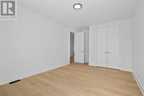 43 St Claire Avenue Ottawa ON K2G 2A1