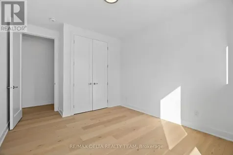 43 St Claire Avenue Ottawa ON K2G 2A1
