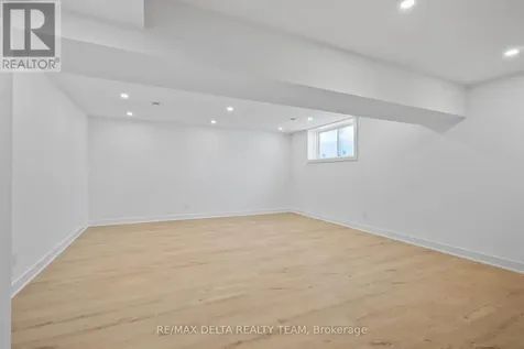 43 St Claire Avenue Ottawa ON K2G 2A1