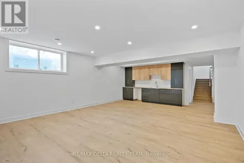 43 St Claire Avenue Ottawa ON K2G 2A1
