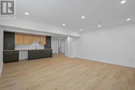 43 St Claire Avenue Ottawa ON K2G 2A1