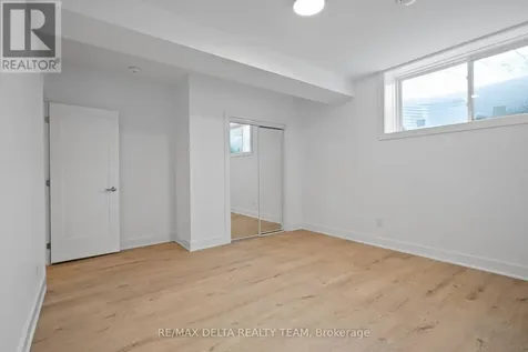 43 St Claire Avenue Ottawa ON K2G 2A1