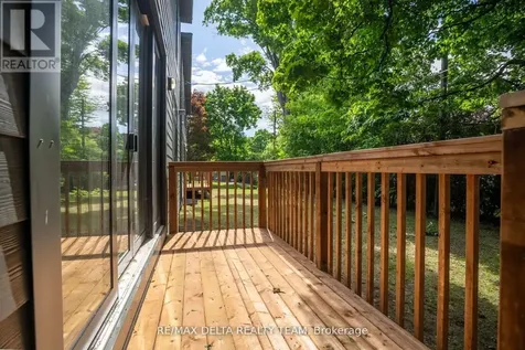 43 St Claire Avenue Ottawa ON K2G 2A1