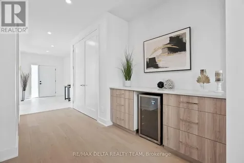 43 St Claire Avenue Ottawa ON K2G 2A1