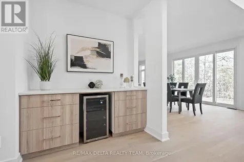 43 St Claire Avenue Ottawa ON K2G 2A1