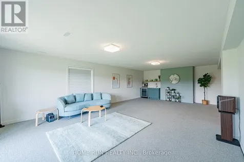 314 Shuttleworth Drive Ottawa ON K1T 0T6