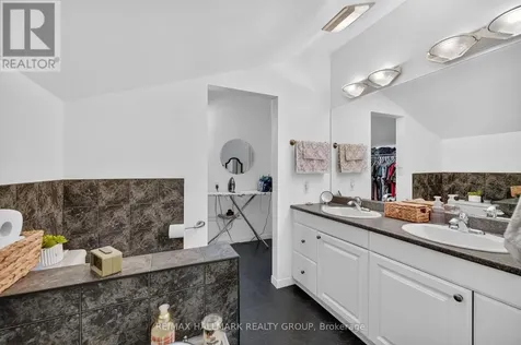 6879 Edgar Brault Street Ottawa ON K1C 1L6