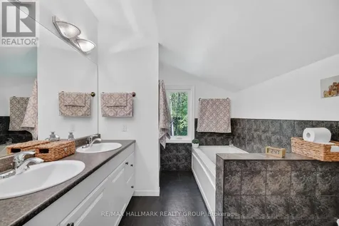 6879 Edgar Brault Street Ottawa ON K1C 1L6