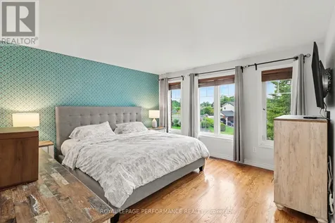 1444 Charlebois Avenue Ottawa ON K1E 3W5