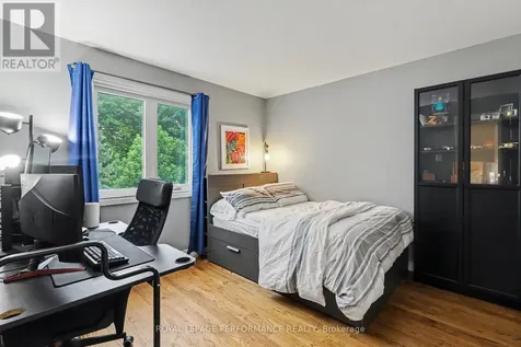 1444 Charlebois Avenue Ottawa ON K1E 3W5