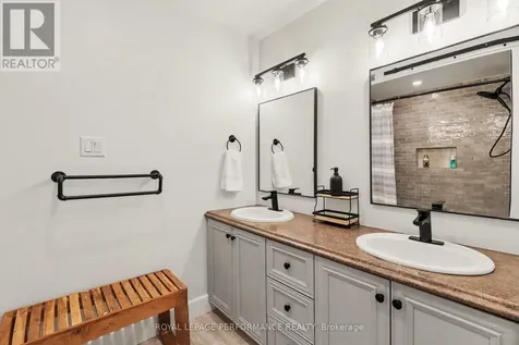 1444 Charlebois Avenue Ottawa ON K1E 3W5