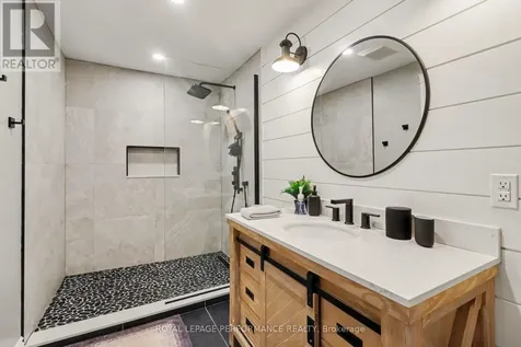 1444 Charlebois Avenue Ottawa ON K1E 3W5