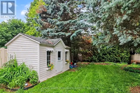 1444 Charlebois Avenue Ottawa ON K1E 3W5