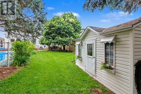1444 Charlebois Avenue Ottawa ON K1E 3W5