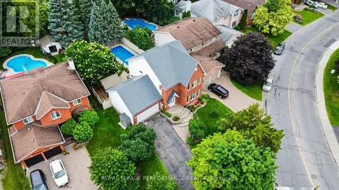 1444 Charlebois Avenue Ottawa ON K1E 3W5