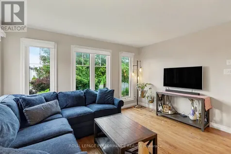 1444 Charlebois Avenue Ottawa ON K1E 3W5