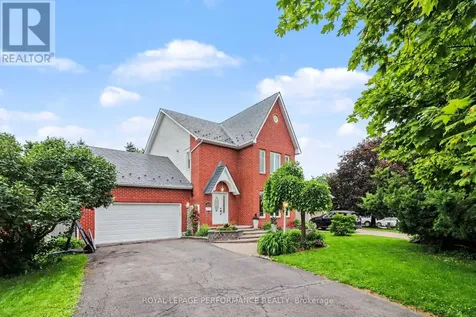 1444 Charlebois Avenue Ottawa ON K1E 3W5