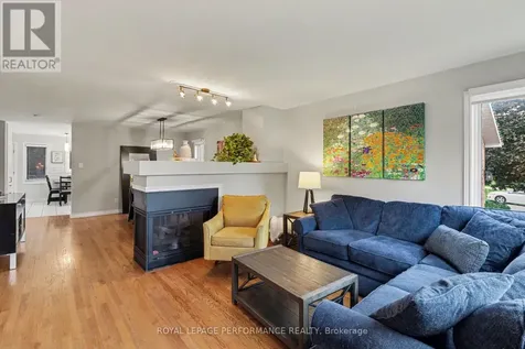 1444 Charlebois Avenue Ottawa ON K1E 3W5