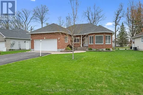 20 Mary Hill Crescent Ottawa ON K0A 2Z0