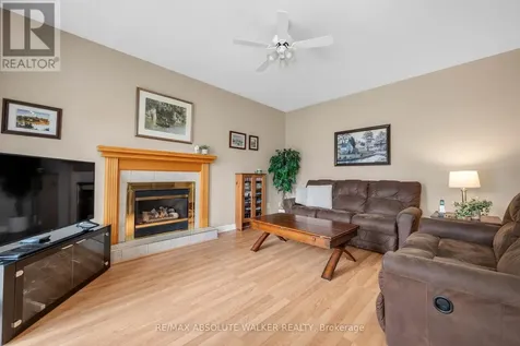 20 Mary Hill Crescent Ottawa ON K0A 2Z0