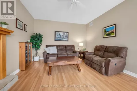 20 Mary Hill Crescent Ottawa ON K0A 2Z0