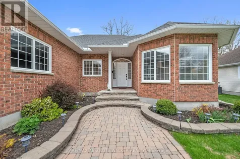 20 Mary Hill Crescent Ottawa ON K0A 2Z0