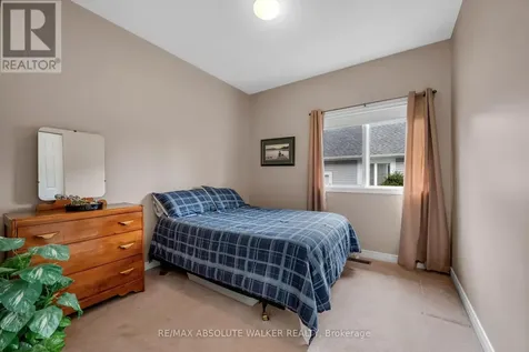 20 Mary Hill Crescent Ottawa ON K0A 2Z0