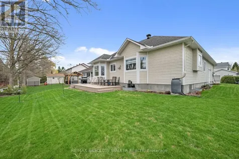 20 Mary Hill Crescent Ottawa ON K0A 2Z0