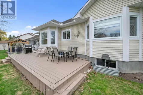 20 Mary Hill Crescent Ottawa ON K0A 2Z0