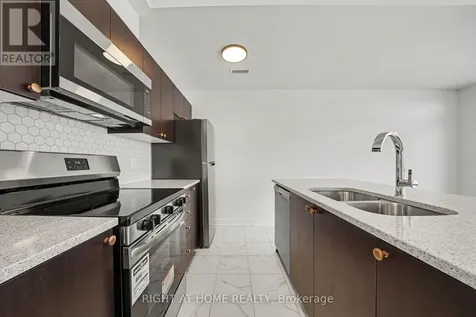 1055 Cedar Creek Drive Ottawa ON K1X 0G3