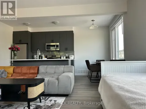 501 Woodlily Private Ottawa ON K2T 0R8