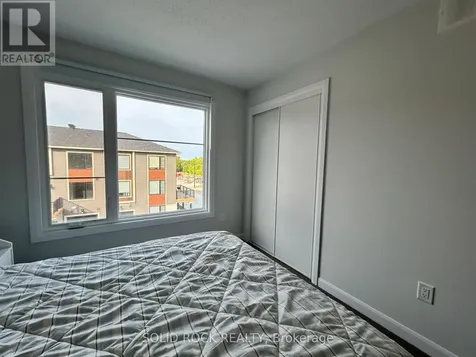 501 Woodlily Private Ottawa ON K2T 0R8