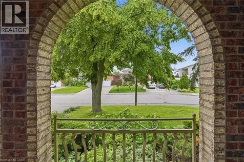 57 Neil Avenue Stoney Creek ON L8G 2N1