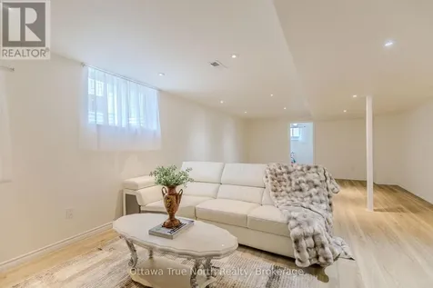 19 Black Tern Crescent Ottawa ON K2M 2Z4