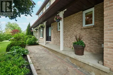 332 Liard Street Ottawa ON K2S 1J8