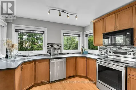 332 Liard Street Ottawa ON K2S 1J8