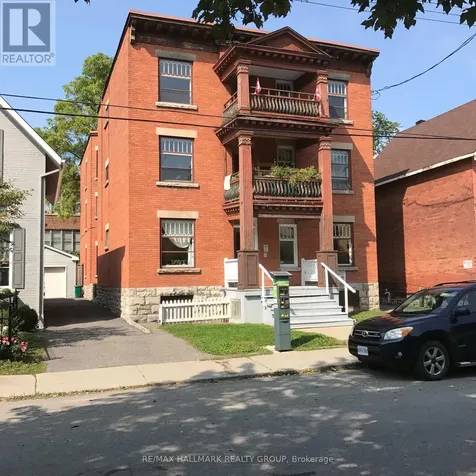 421 Lisgar Street Ottawa ON K1R 5G9