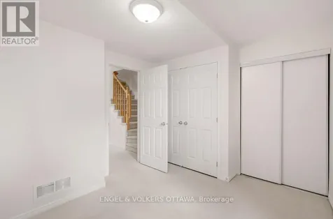 270 Espin Heights Ottawa ON K2J 0Y8