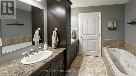8447 Keith Street Lambton Shores ON N0N 1J0