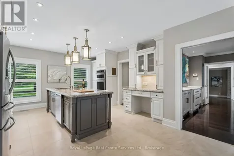 1 Stonebury Place Hamilton ON L8B 0Z1