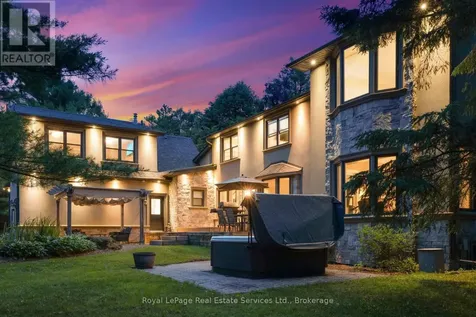1 Stonebury Place Hamilton ON L8B 0Z1