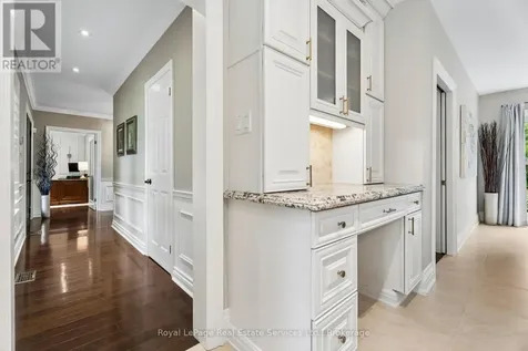 1 Stonebury Place Hamilton ON L8B 0Z1